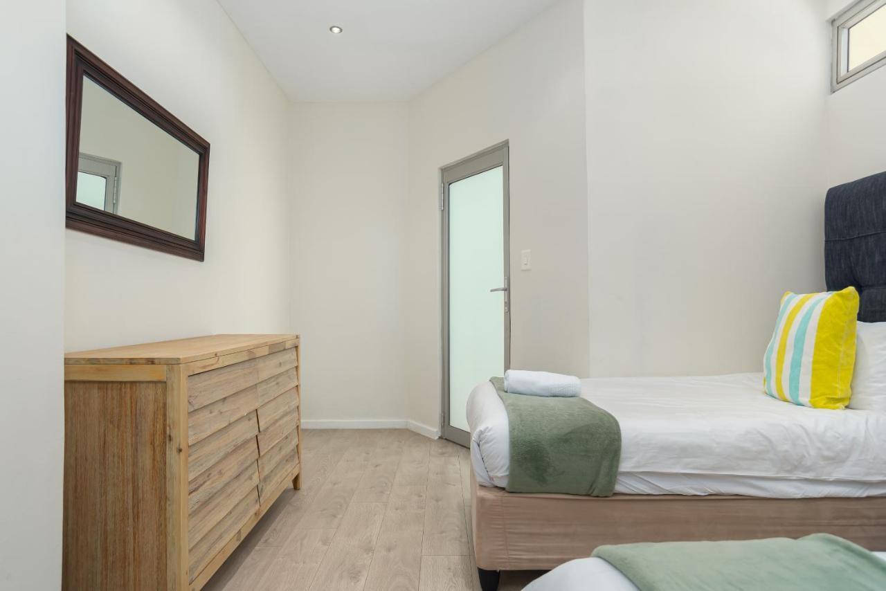 Four Seasons Apartments Кейптаун Екстериор снимка